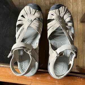 Keen Women's SZ 8.5 Rose Waterproof Closed toes Sandals